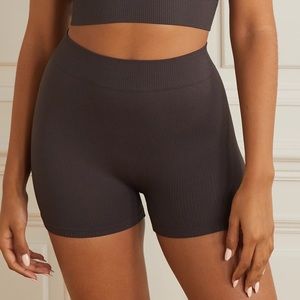 SKIMS Stretch Ribbed Shorts Soot